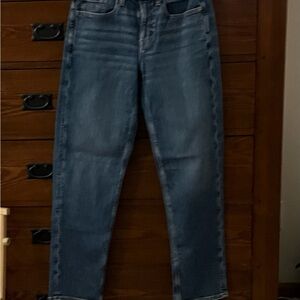AE women’s 90 straight jeans. Size 4